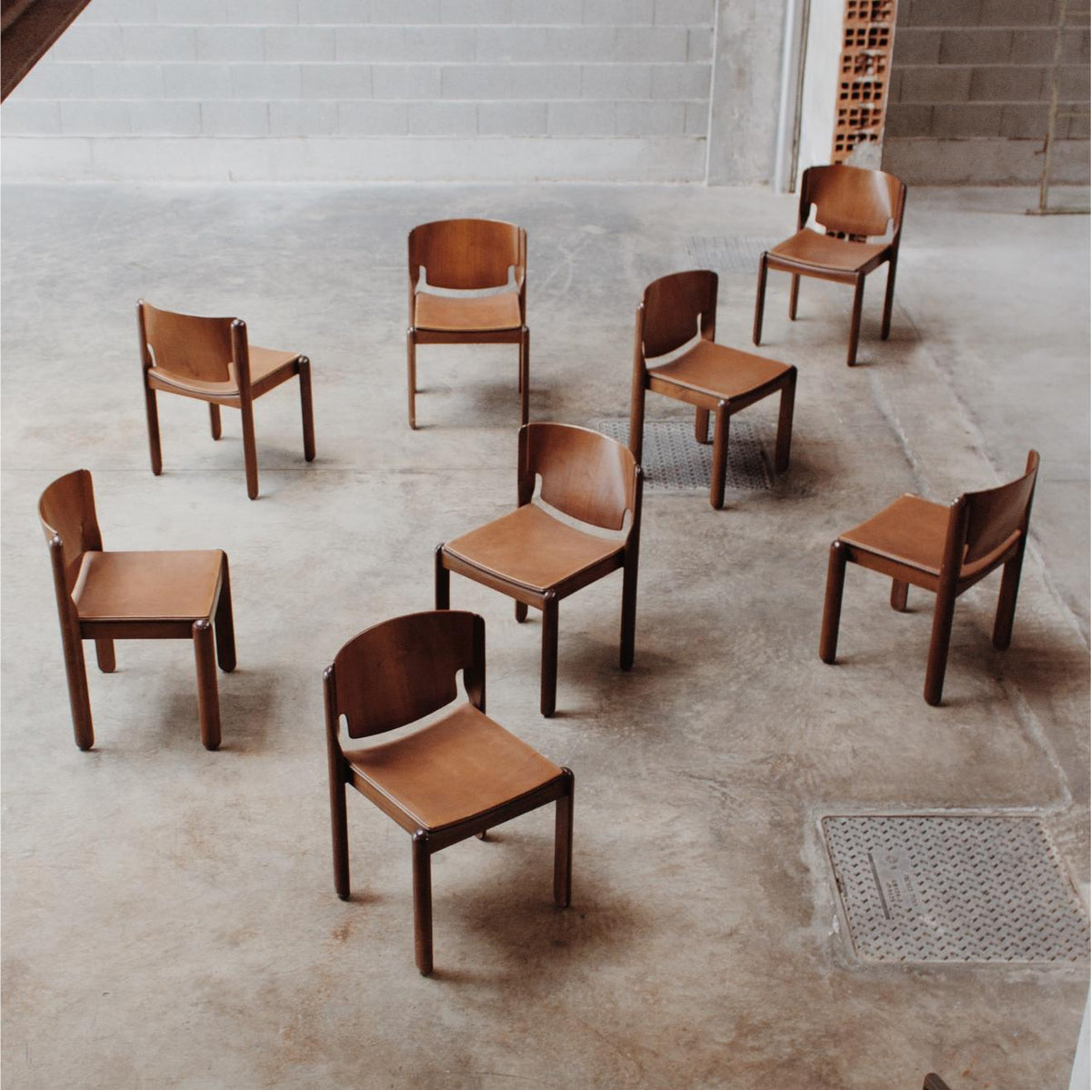 Vico Magistretti "122" Dining Chairs for Cassina, Cognac leather, 1967