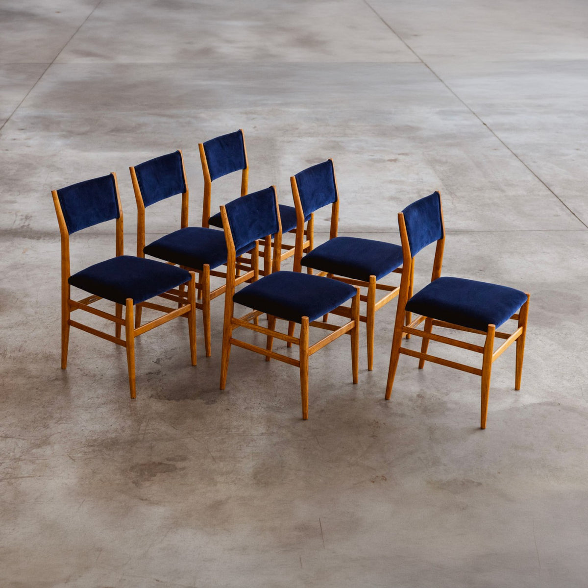 Gio Ponti 646 "Leggera" Dining Chairs for Cassina, Blue Velvet, 1952, Set of 8