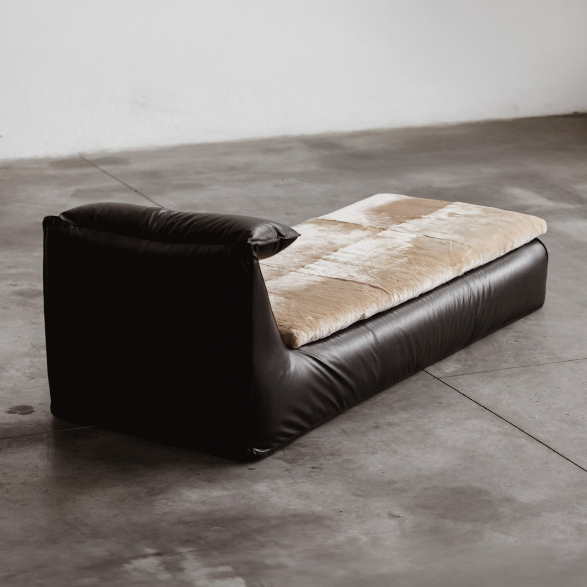Mario Bellini "Le Bambole" Daybed for B&B Italia, Black Leather, 1972