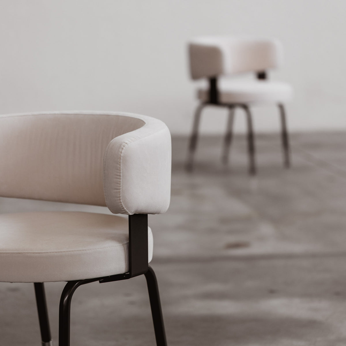 Gianni Moscatelli Dining Chairs for Formanova, White Velvet, 1968, Set of 8