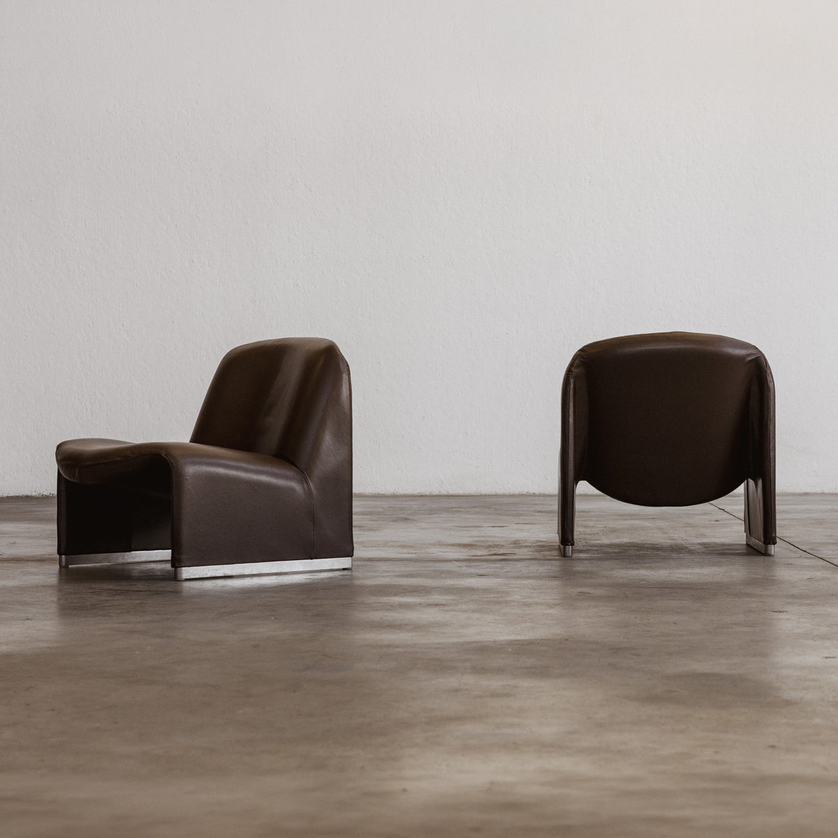 Giancarlo Piretti "Alky" Lounge Chairs for Anonima Castelli, Brown Leather, 1970, Set of 2