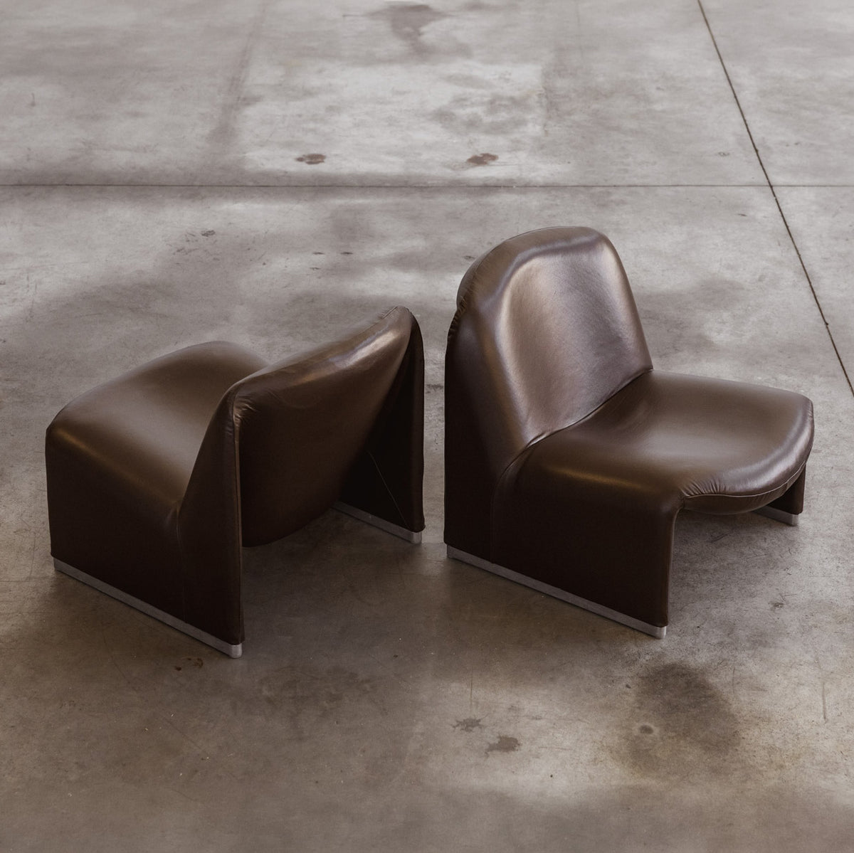 Giancarlo Piretti "Alky" Lounge Chairs for Anonima Castelli, Brown Leather, 1970, Set of 2