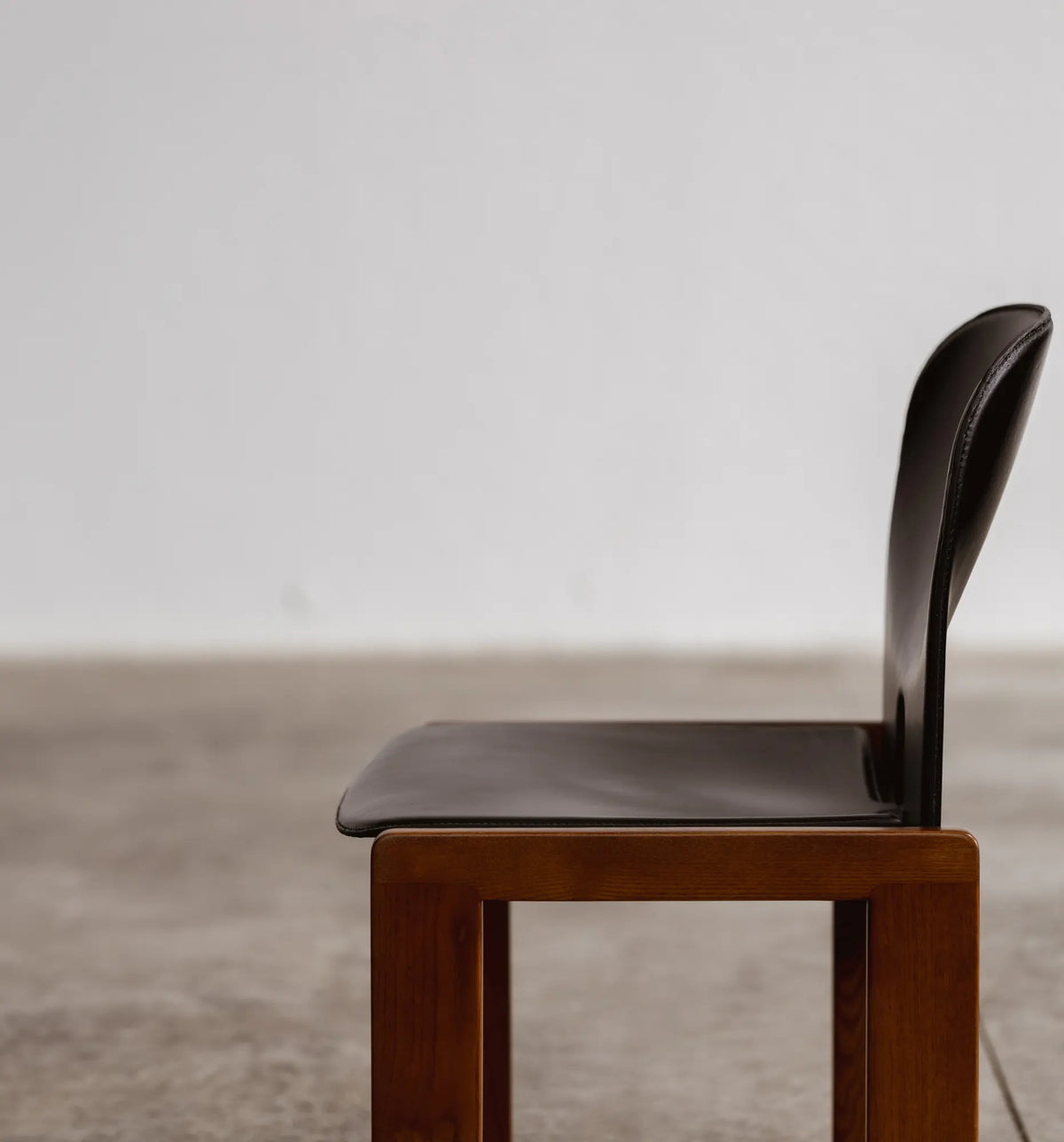 Afra & Tobia Scarpa "121" Dining Chairs for Cassina, black leather, 1965