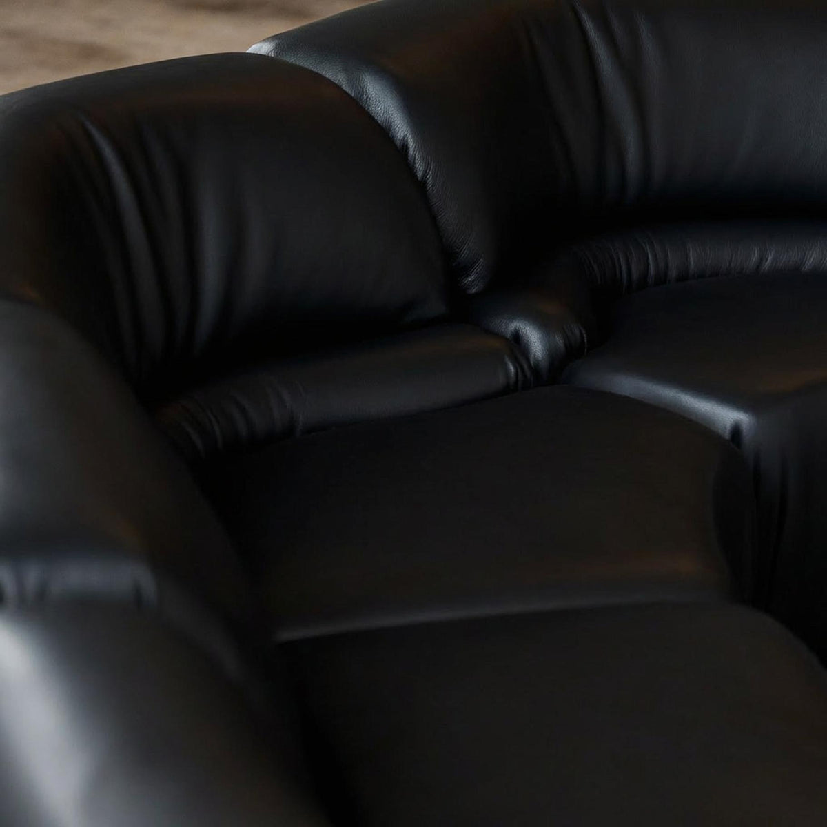 De Sede “DS-28 Cosmos” Modular Sofa for De Sede, Black Leather, Switzerland, 1970, Set of 5