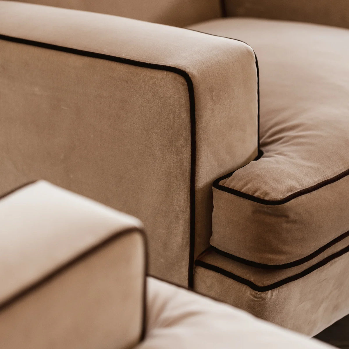 Marco Zanuso "Square" Armchairs for Arflex, camel velvet, 1962