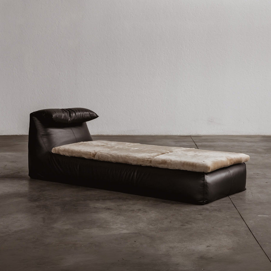 Mario Bellini "Le Bambole" Daybed for B&B Italia, Black Leather, 1972