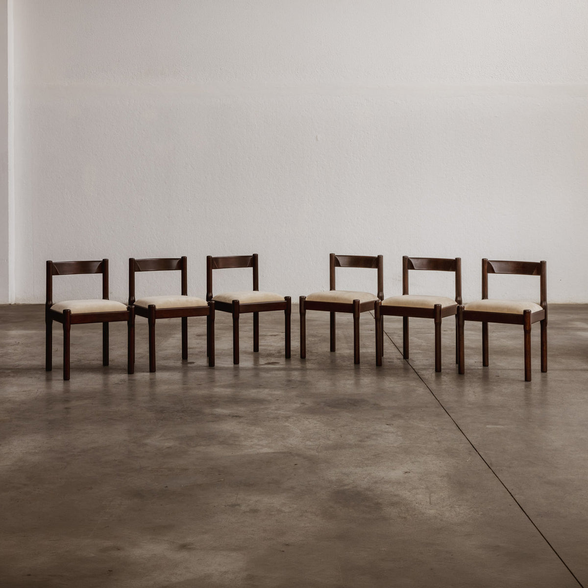 Vico Magistretti "Carimate" Dining Chairs for Cassina, Dark Brown Lacquered, 1960, Set of 6