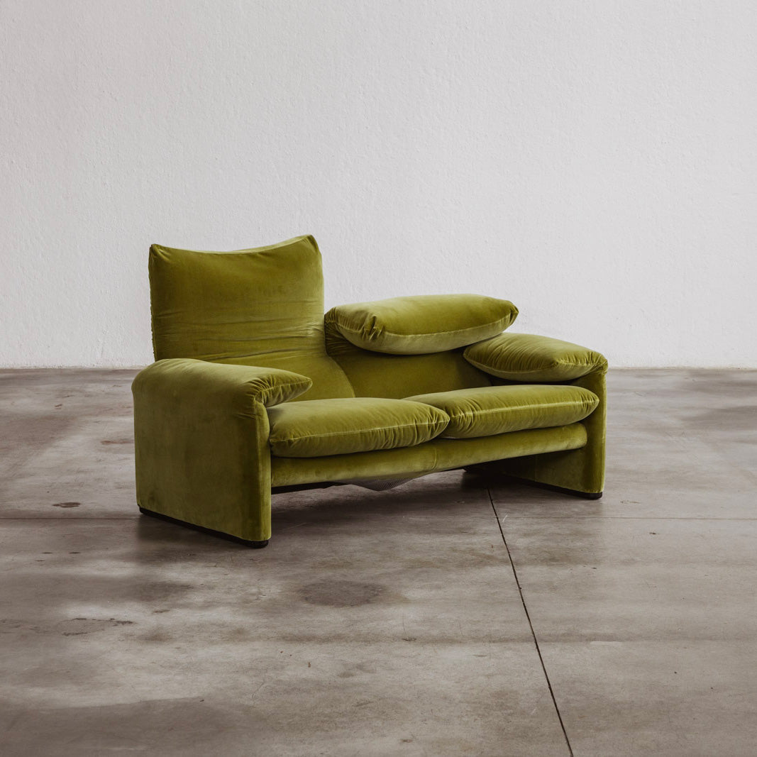 Vico Magistretti "Maralunga" Two-seater Sofa for Cassina, Green Velvet, 1973