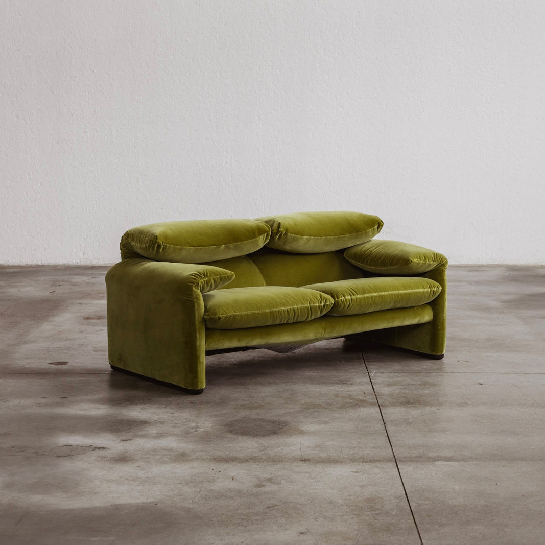 Vico Magistretti "Maralunga" Two-seater Sofa for Cassina, Green Velvet, 1973