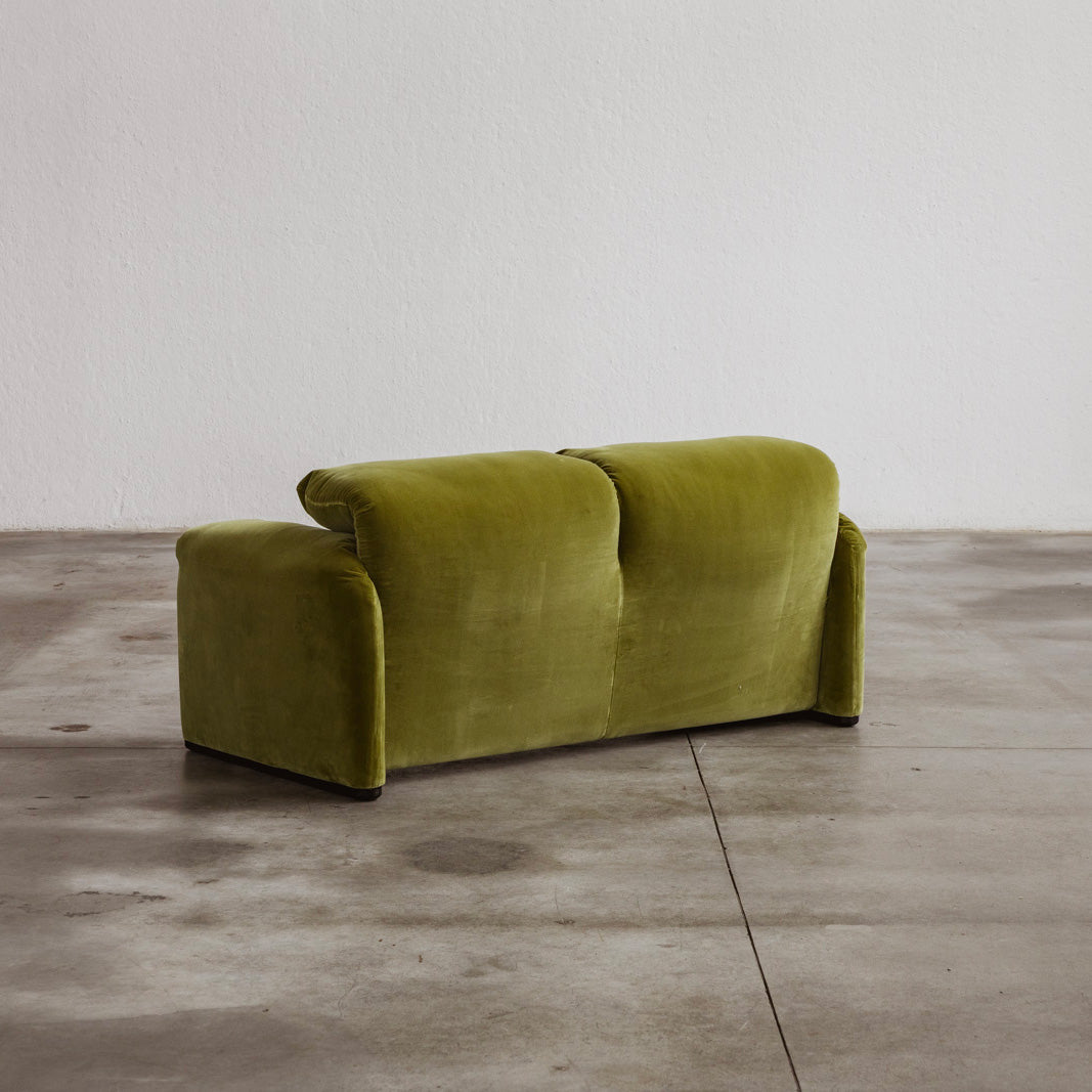 Vico Magistretti "Maralunga" Two-seater Sofa for Cassina, Green Velvet, 1973