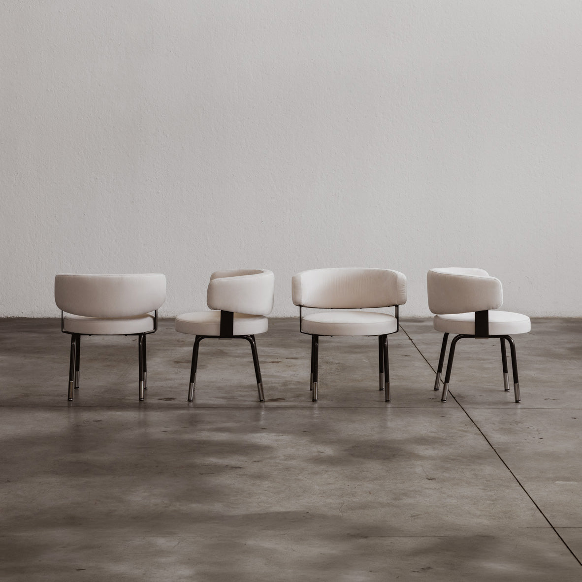 Gianni Moscatelli Dining Chairs for Formanova, White Velvet, 1968, Set of 8