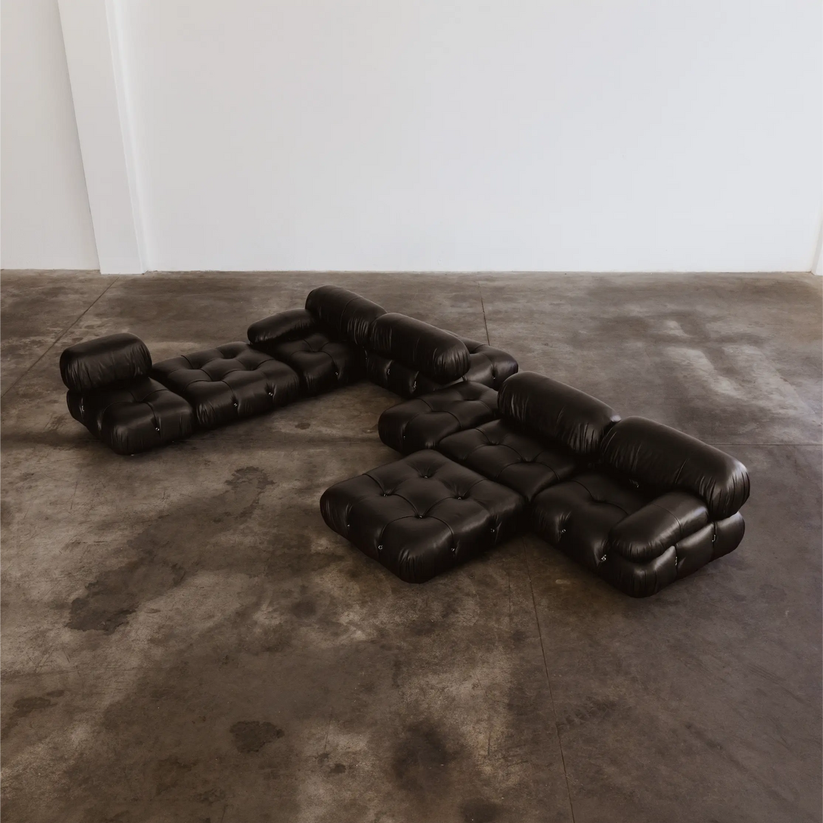 Mario Bellini "Camaleonda" Modular Sofa for B&B Italia, Black Leather, 1970, Set of 8