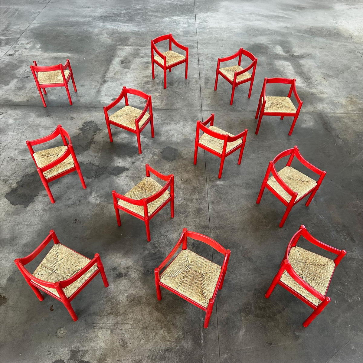 Vico Magistretti "Carimate" Dining Chairs for Cassina, Red Lacquered Wood, 1960