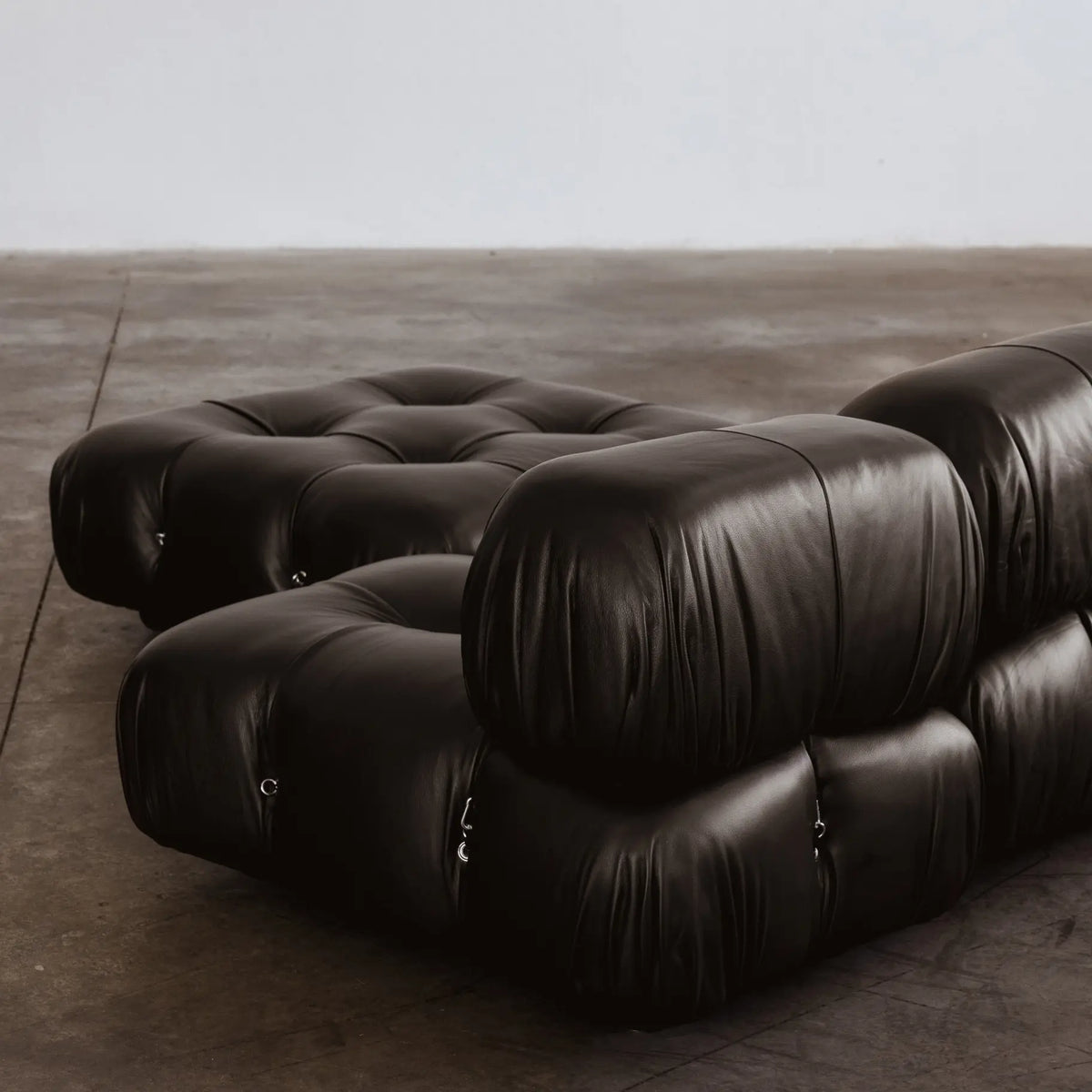 Mario Bellini "Camaleonda" Modular Sofa for B&B Italia, Black Leather, 1970, Set of 8