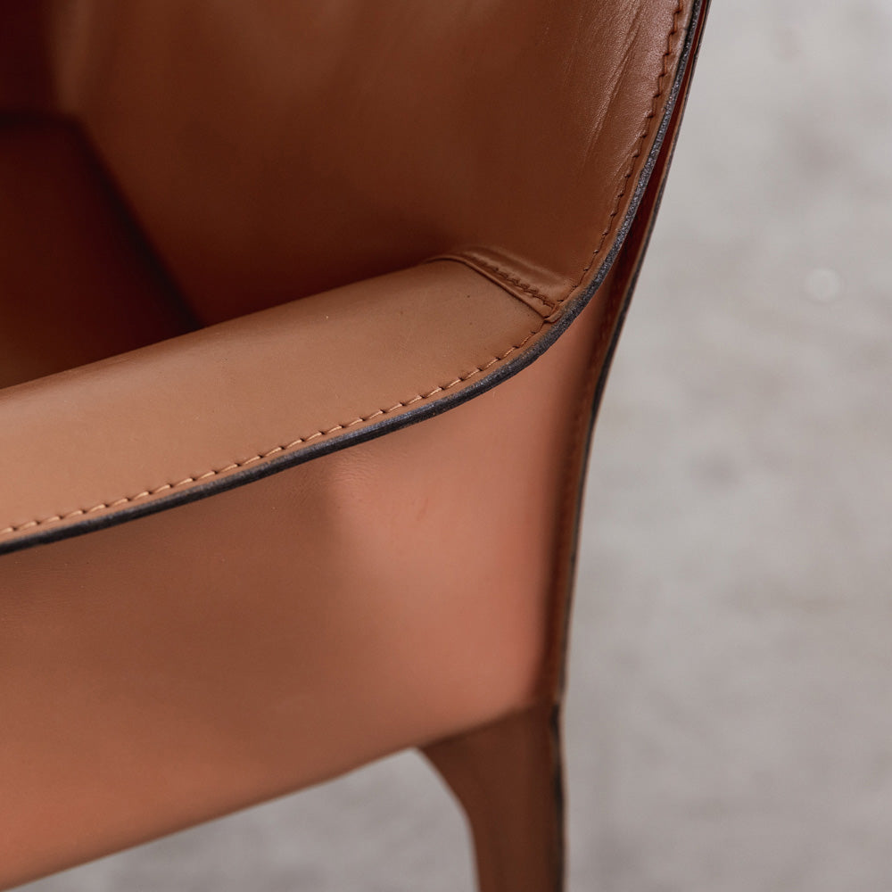 Mario Bellini "CAB 413" Dining Chairs for Cassina, Hazelnut leather, 1977