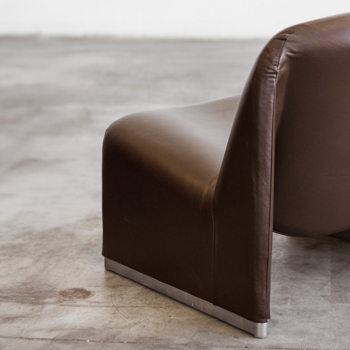 Giancarlo Piretti "Alky" Lounge Chairs for Anonima Castelli, Brown Leather, 1970, Set of 2