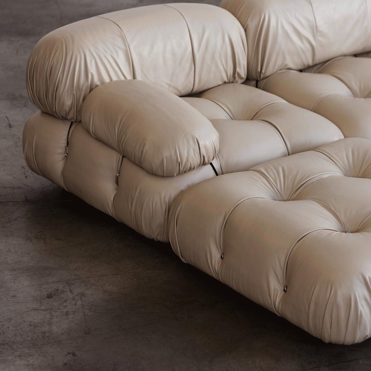 Mario Bellini "Camaleonda" Modular Sofa for B&B Italia, Sand beige Leather, 1970