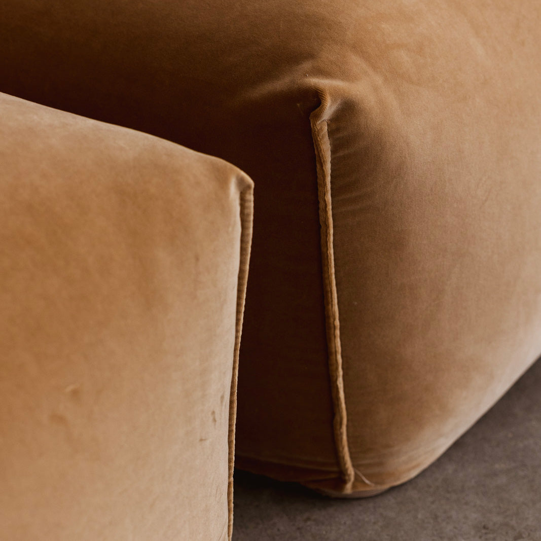 Mario Bellini “Le Bambole” Modular Sofa for B&B Italia, Camel Velvet, 1971, Set of 6