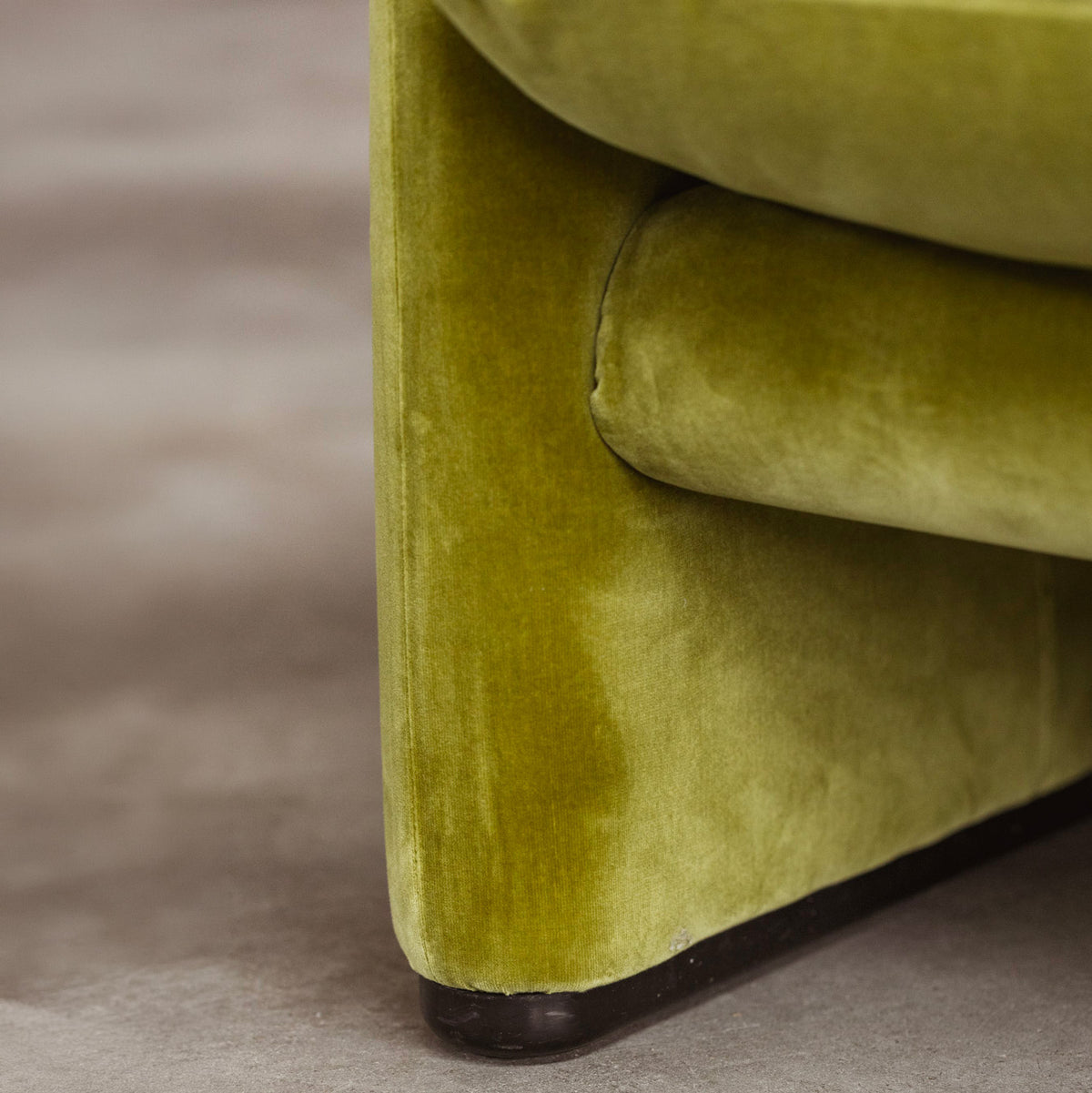 Vico Magistretti "Maralunga" Two-seater Sofa for Cassina, Green Velvet, 1973
