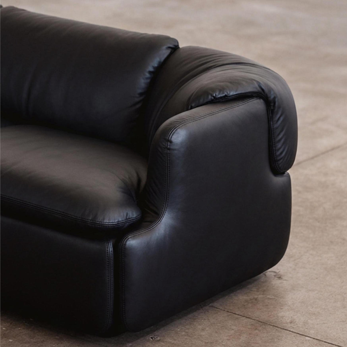 Alberto Rosselli “Confidential” Living Room Set for Saporiti, Black Leather, 1972, Set of 3