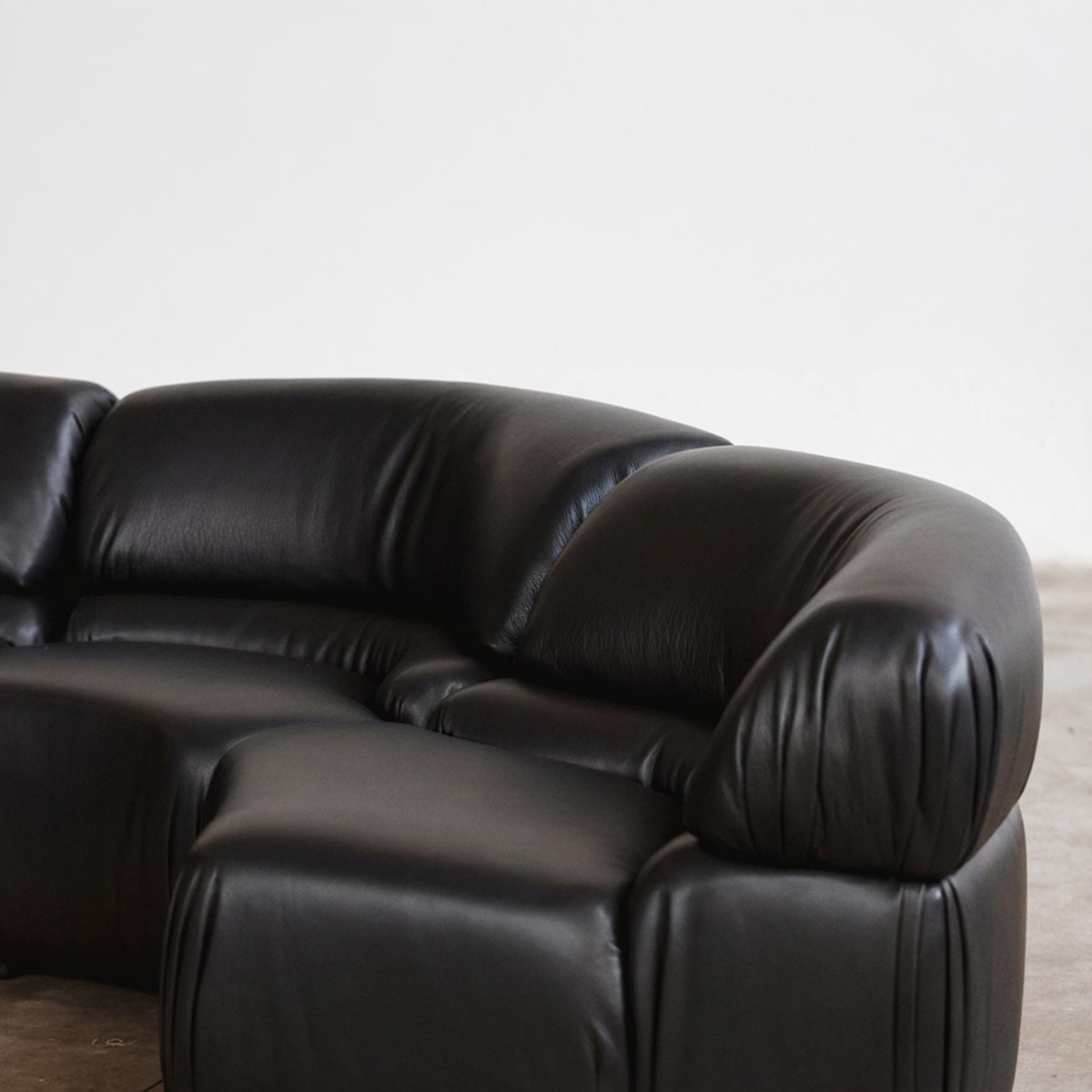 De Sede “DS-28 Cosmos” Modular Sofa for De Sede, Black Leather, Switzerland, 1970, Set of 5