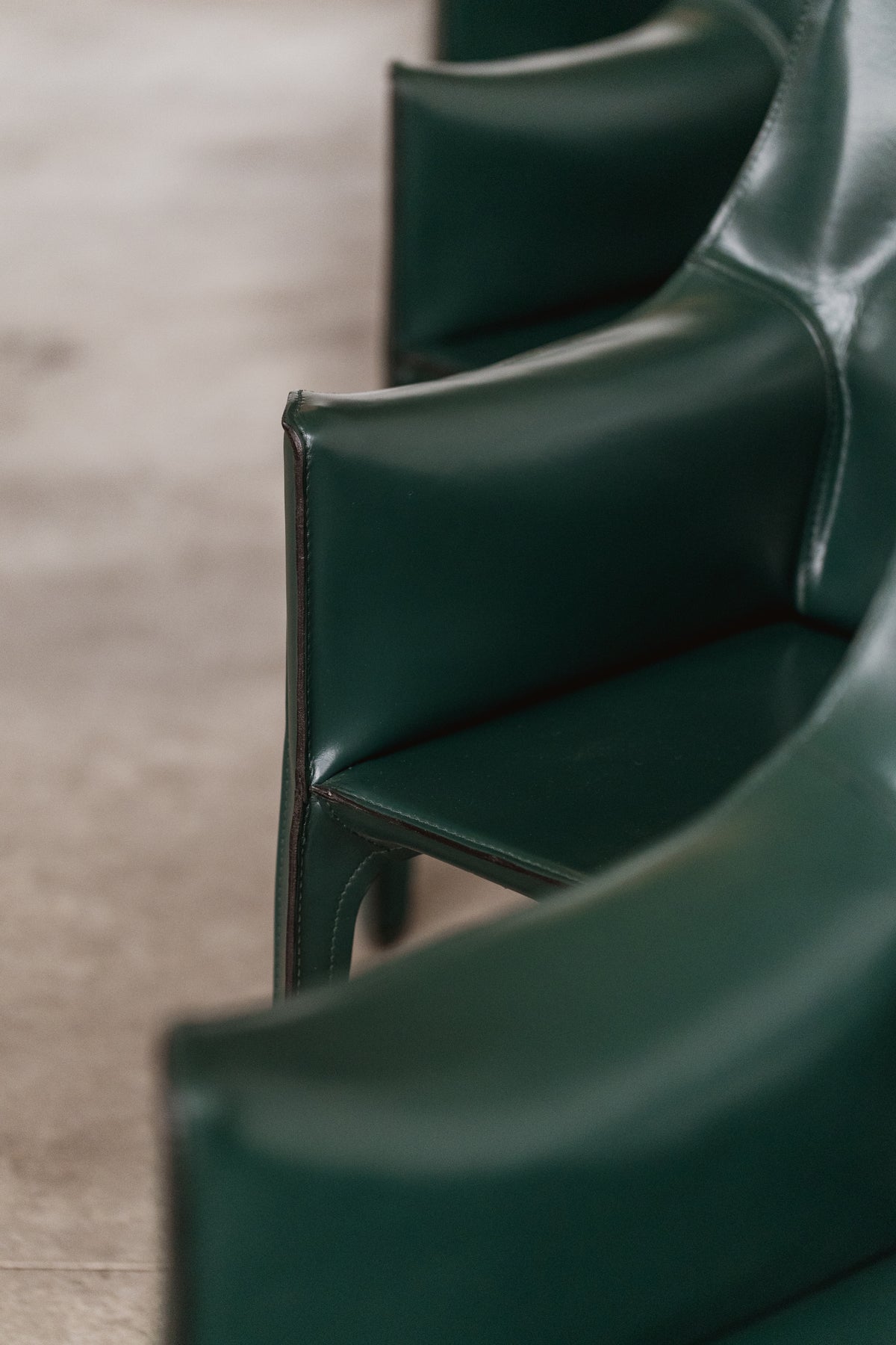 Mario Bellini "CAB 413" Chairs for Cassina, Dark Green Leather, 1977
