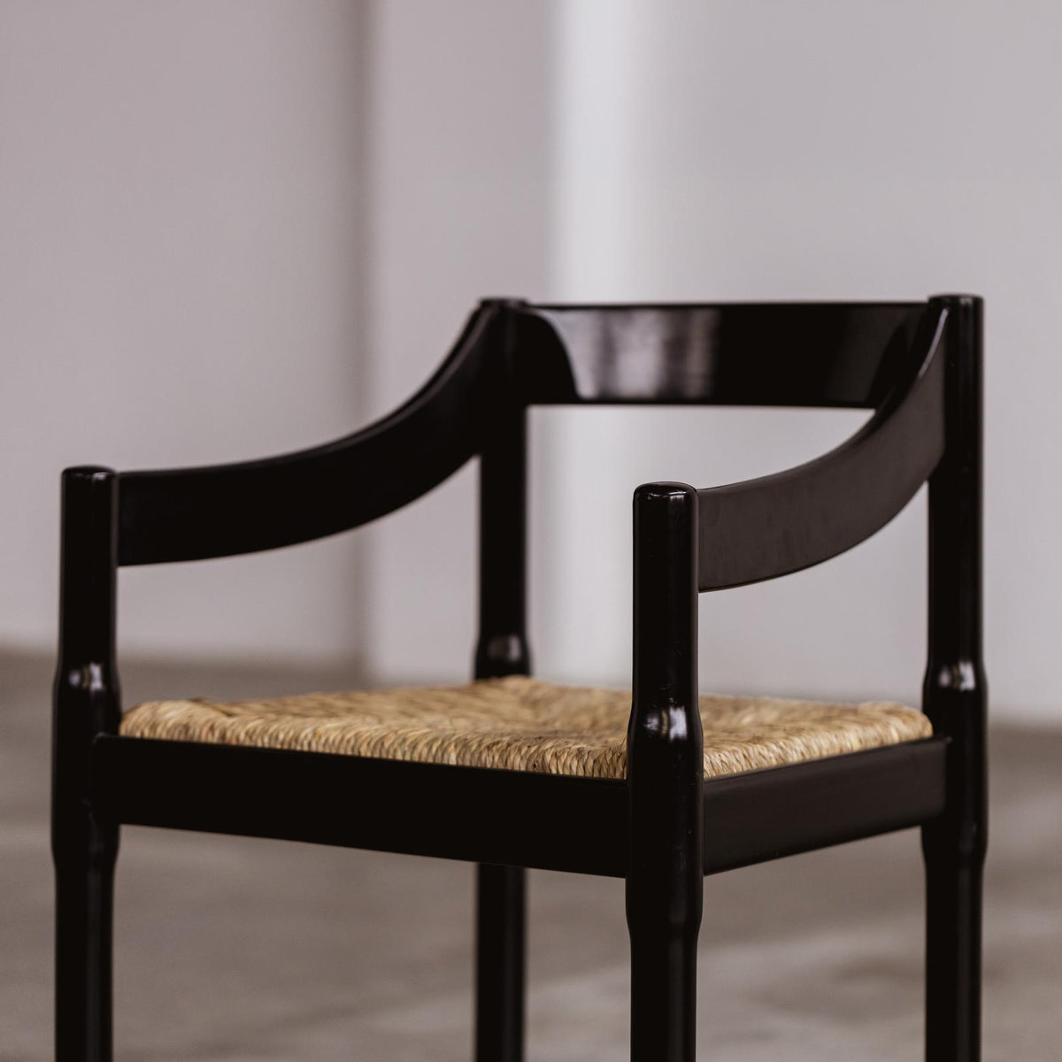 Vico Magistretti "Carimate" Dining Chairs for Cassina, black lacquered wood, 1960