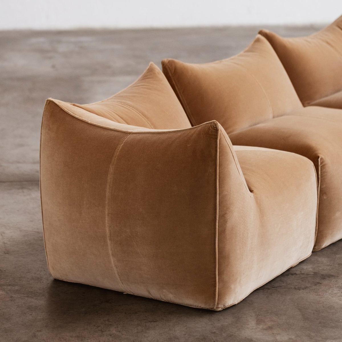 Mario Bellini "Le Bambole" modular sofa for B&B Italia, camel velvet, 1971