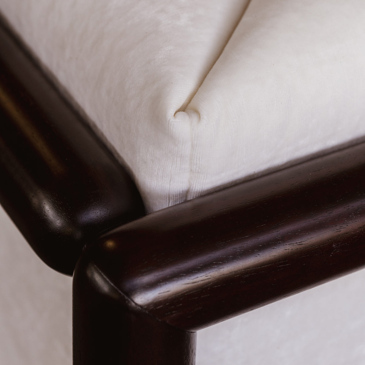 Carlo Scarpa "Cornaro" Two-seater Sofa for Gavina, Ivory Velvet, 1973