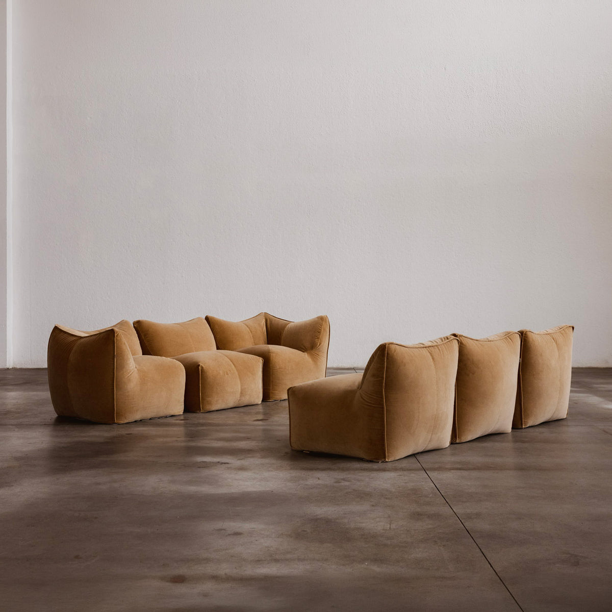 Mario Bellini “Le Bambole” Modular Sofa for B&B Italia, Camel Velvet, 1971, Set of 6