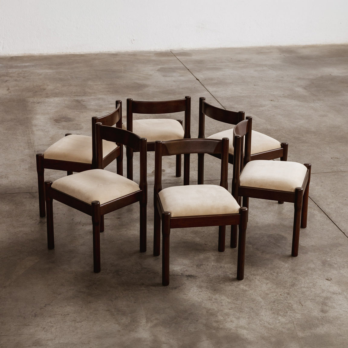 Vico Magistretti "Carimate" Dining Chairs for Cassina, Dark Brown Lacquered, 1960, Set of 6