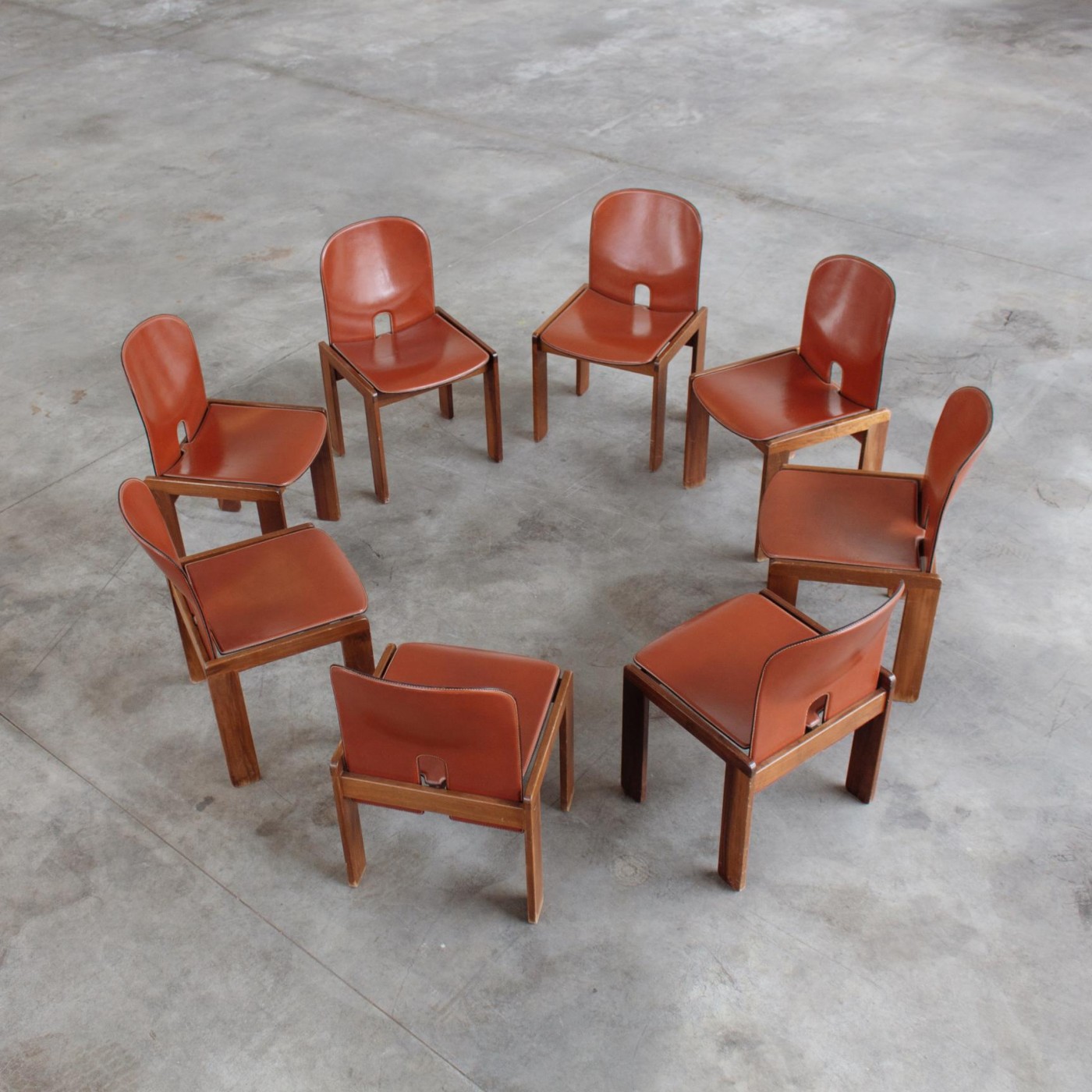 Afra & Tobia Scarpa Afra & Tobia Scarpa "121" Dining Chairs for Cassina, Red leather, 1968, Set of 8, 1968