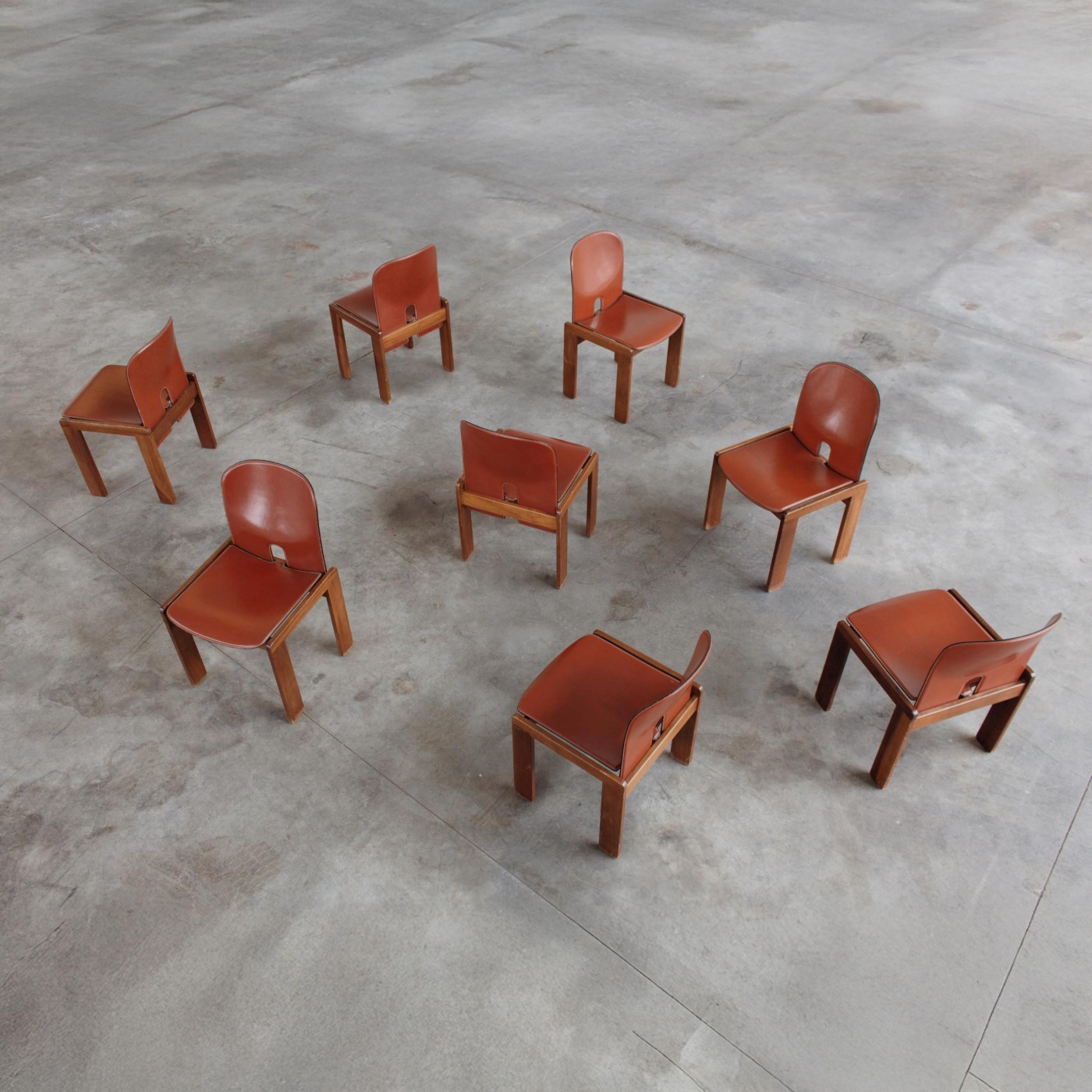 Afra & Tobia Scarpa Afra & Tobia Scarpa "121" Dining Chairs for Cassina, Red leather, 1968, Set of 8, 1968