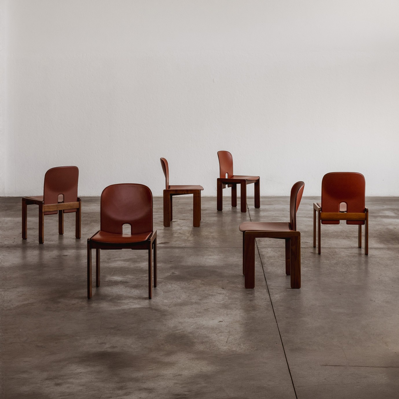 Afra & Tobia Scarpa Afra & Tobia Scarpa "121" Dining Chairs for Cassina, Red Leather, 1968, Set of 6, 1968