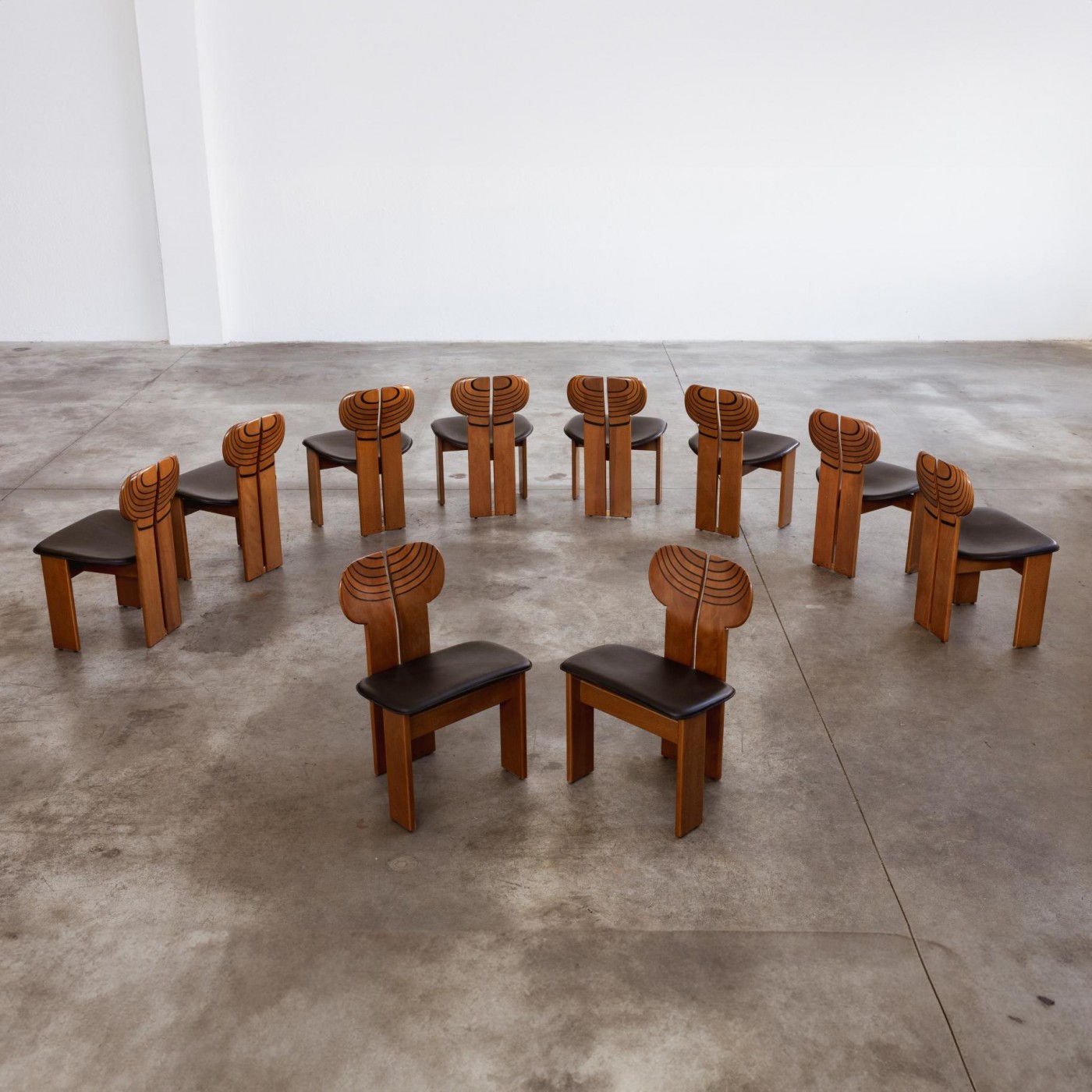Afra & Tobia Scarpa Afra & Tobia Scarpa "Africa" Dining Chairs for Maxalto, Black Leather, 1975, Set of 10, 1970s