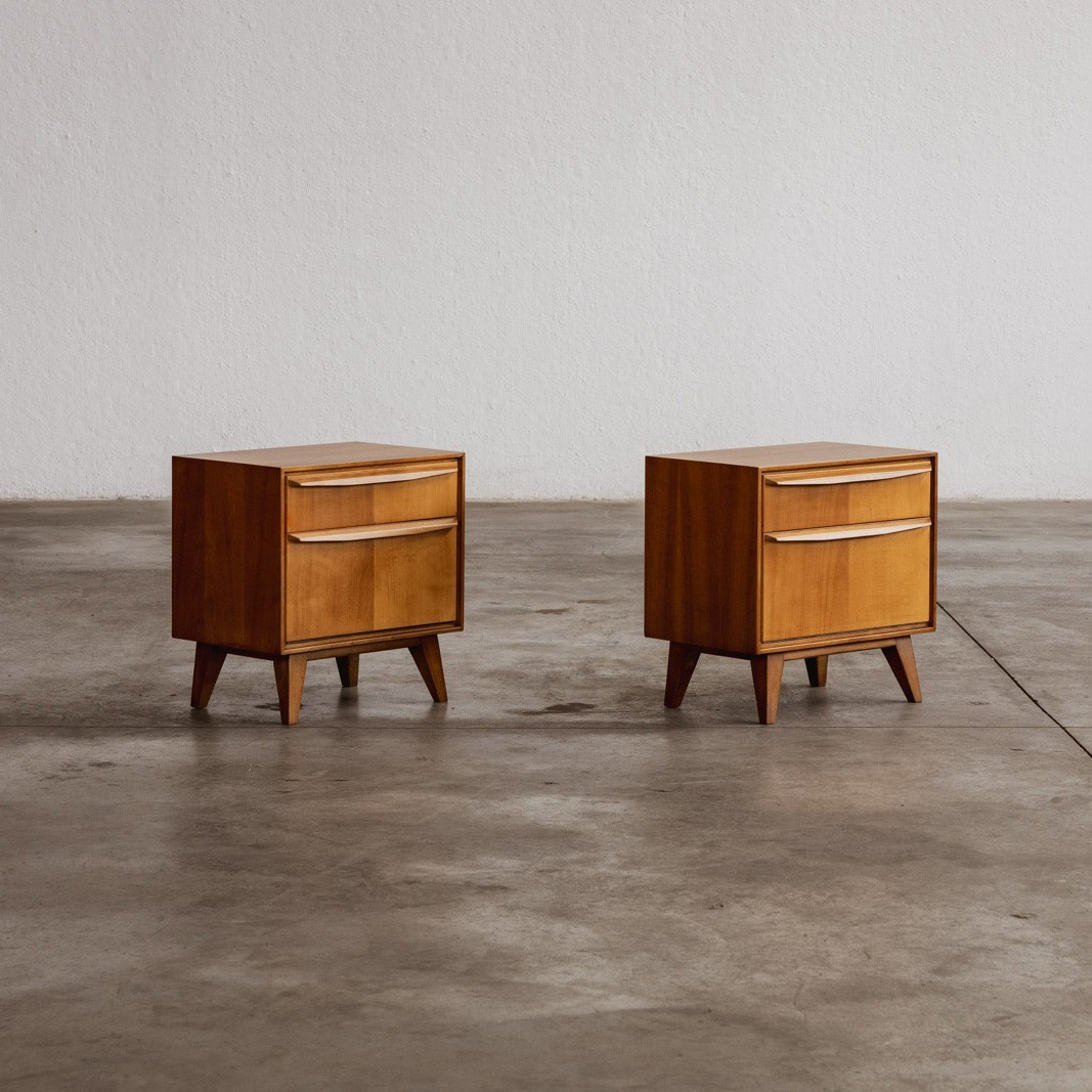 Brutalist Mid-Century nightstands in the style of Paolo Buffa, 1950s, set of 2, 1950s