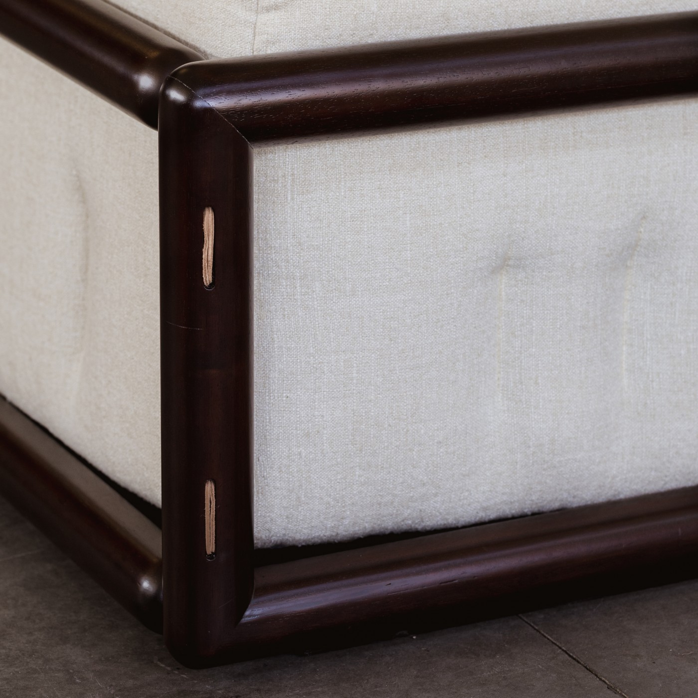 Carlo Scarpa “Cornaro” Sofa for Gavina, Ivory Linen, 1973, 1970s