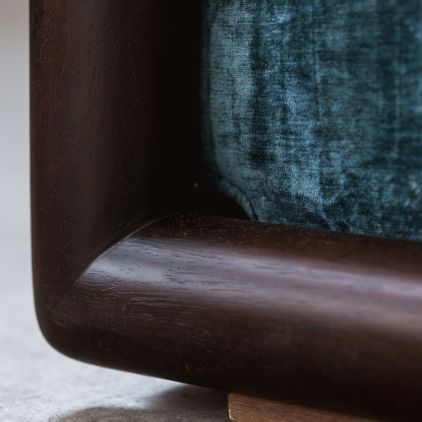 Carlo Scarpa “Cornaro” Two-seater Sofas for Gavina, 1973, Set of 2, 1970s