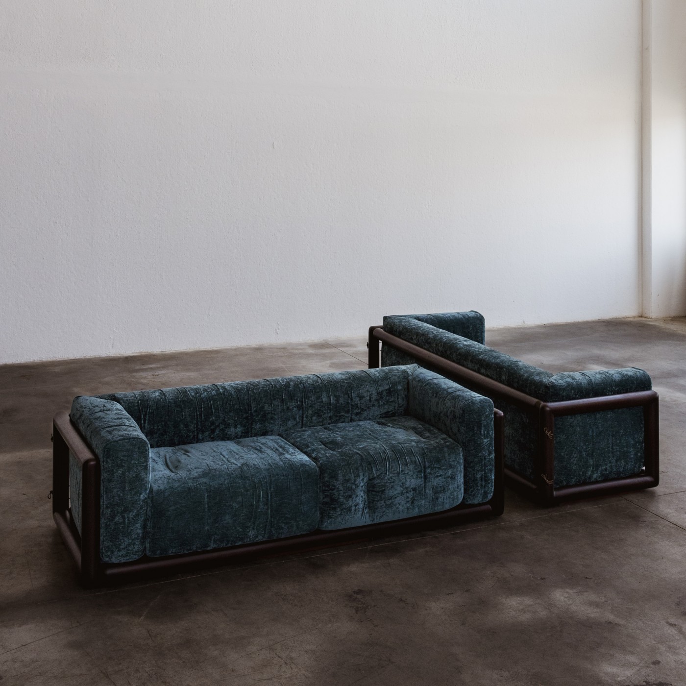 Carlo Scarpa “Cornaro” Two-seater Sofas for Gavina, 1973, Set of 2, 1970s
