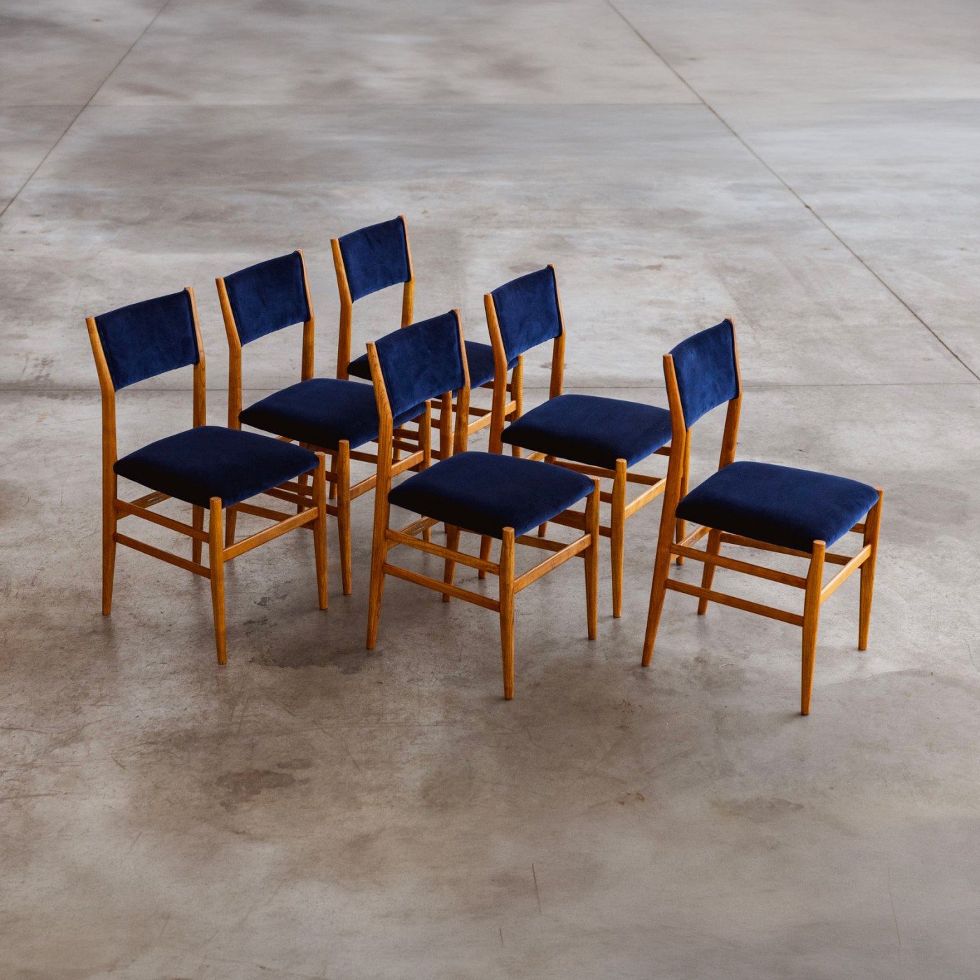 Gio Ponti 646 "Leggera" Dining Chairs for Cassina, Blue Velvet, 1952, Set of 8, 1952