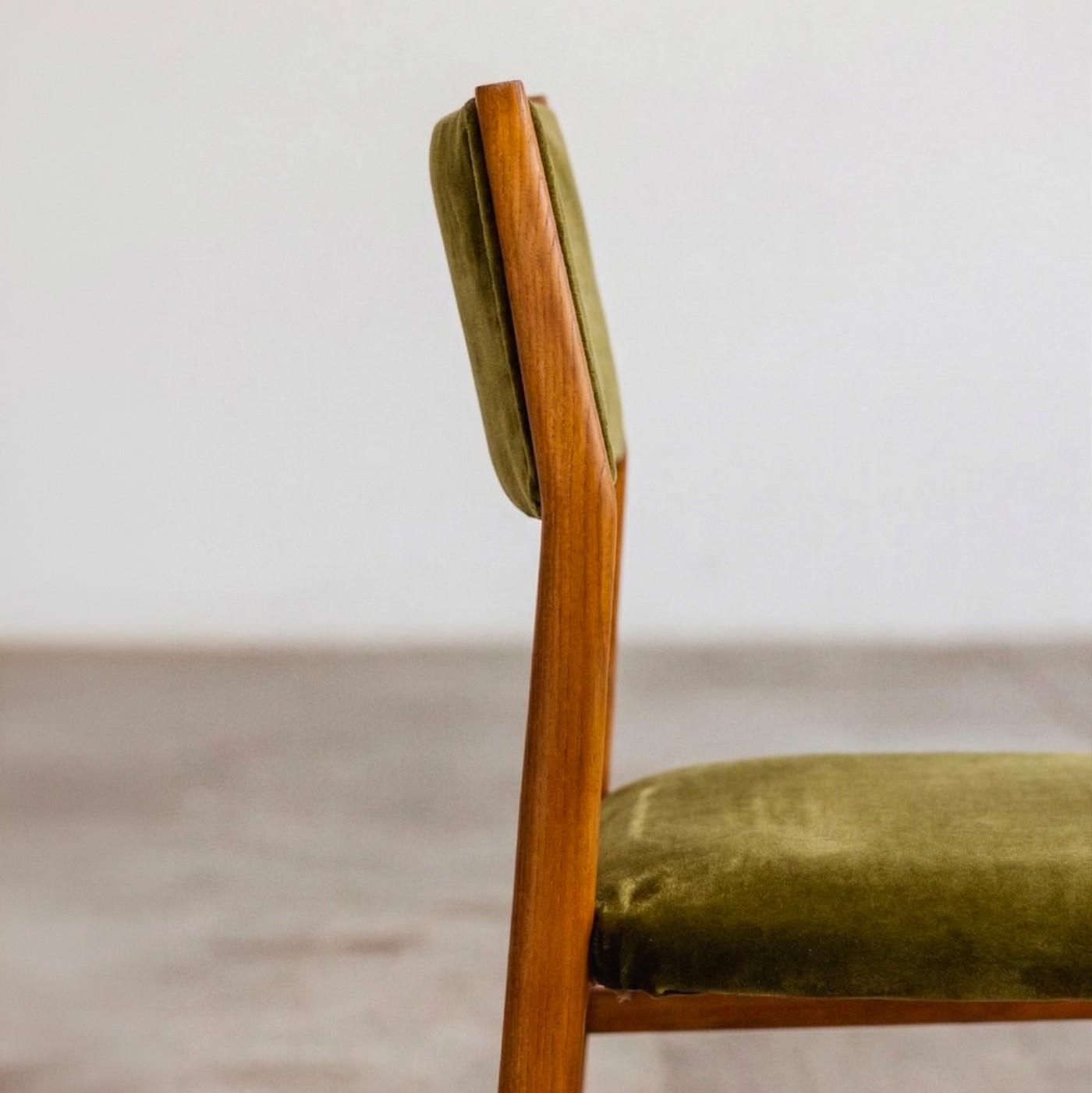 Gio Ponti 646 "Leggera" Dining Chairs for Cassina, Green Velvet, 1952, Set of 8, 1952