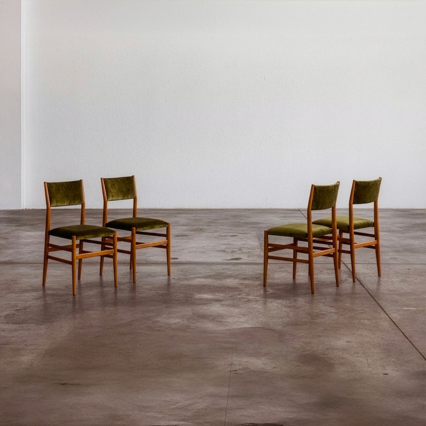 Gio Ponti 646 "Leggera" Dining Chairs for Cassina, Green Velvet, 1952, Set of 8, 1952