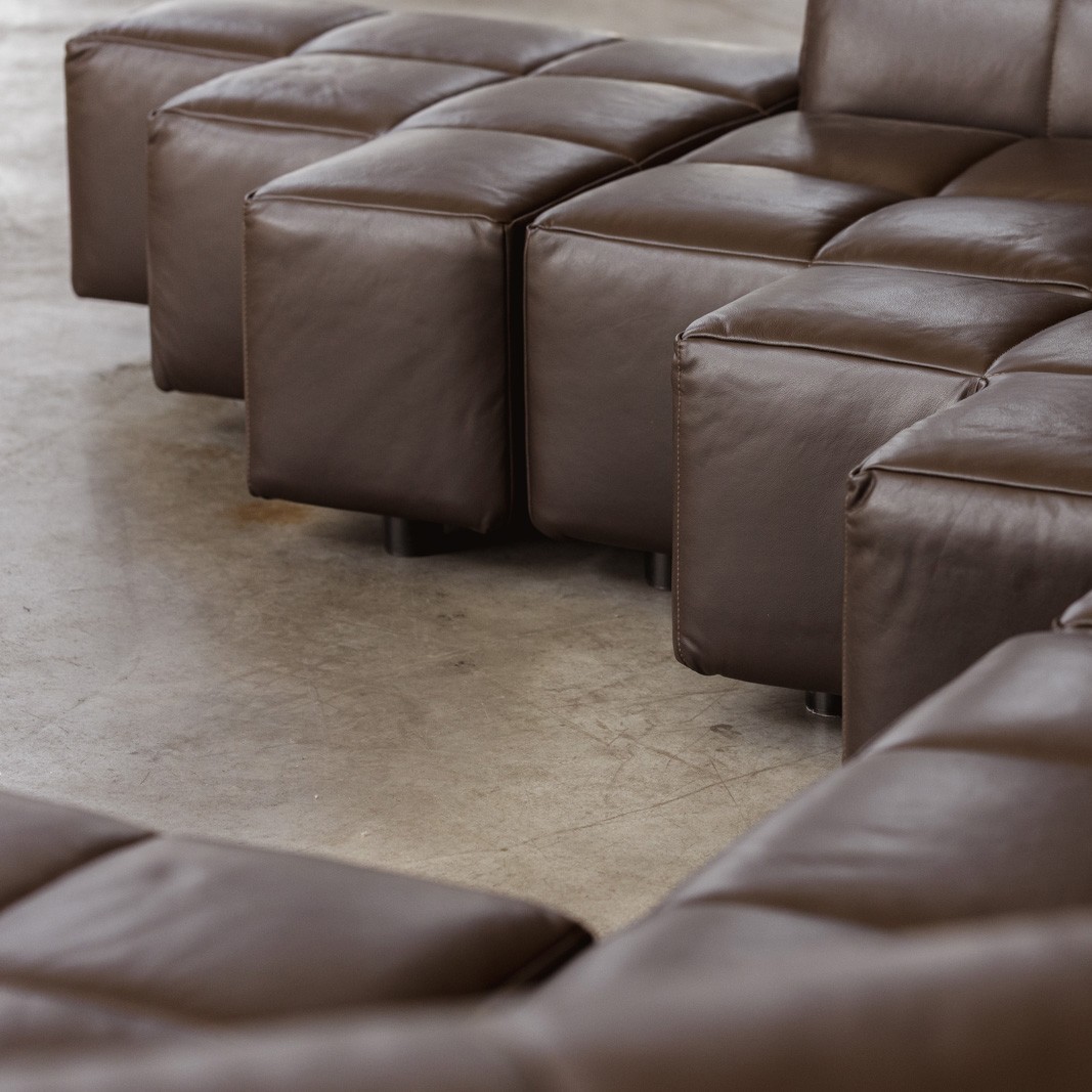 Hans Hopfer "Castell" Sofa for Neue Wiener Werkstätte, Dark Brown Leather, 1972, 1972