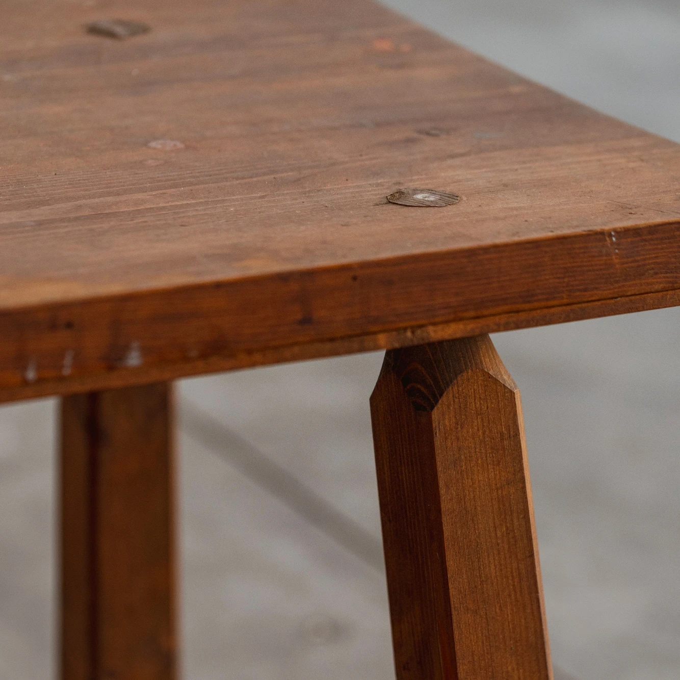 Hardwood brutalist side table, 1970, 1970