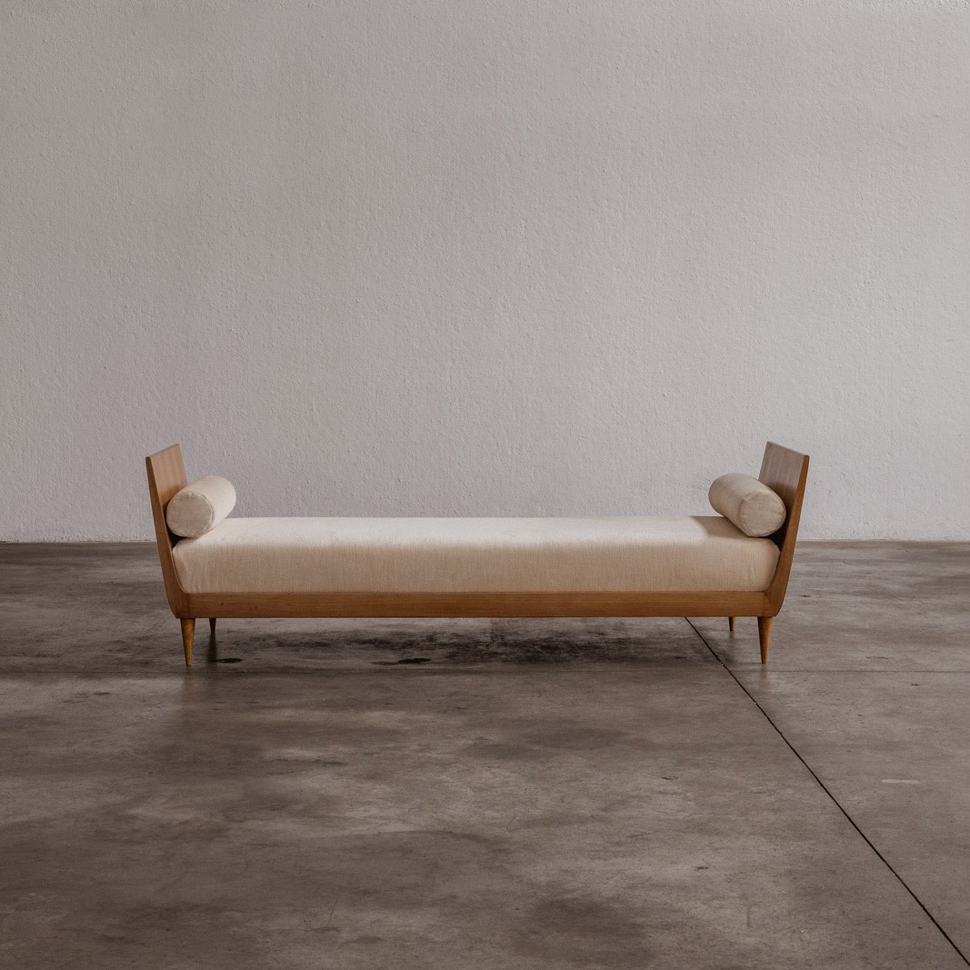Italian Rationalist Daybed in the Style of Paolo Buffa, 1940s, 1940s