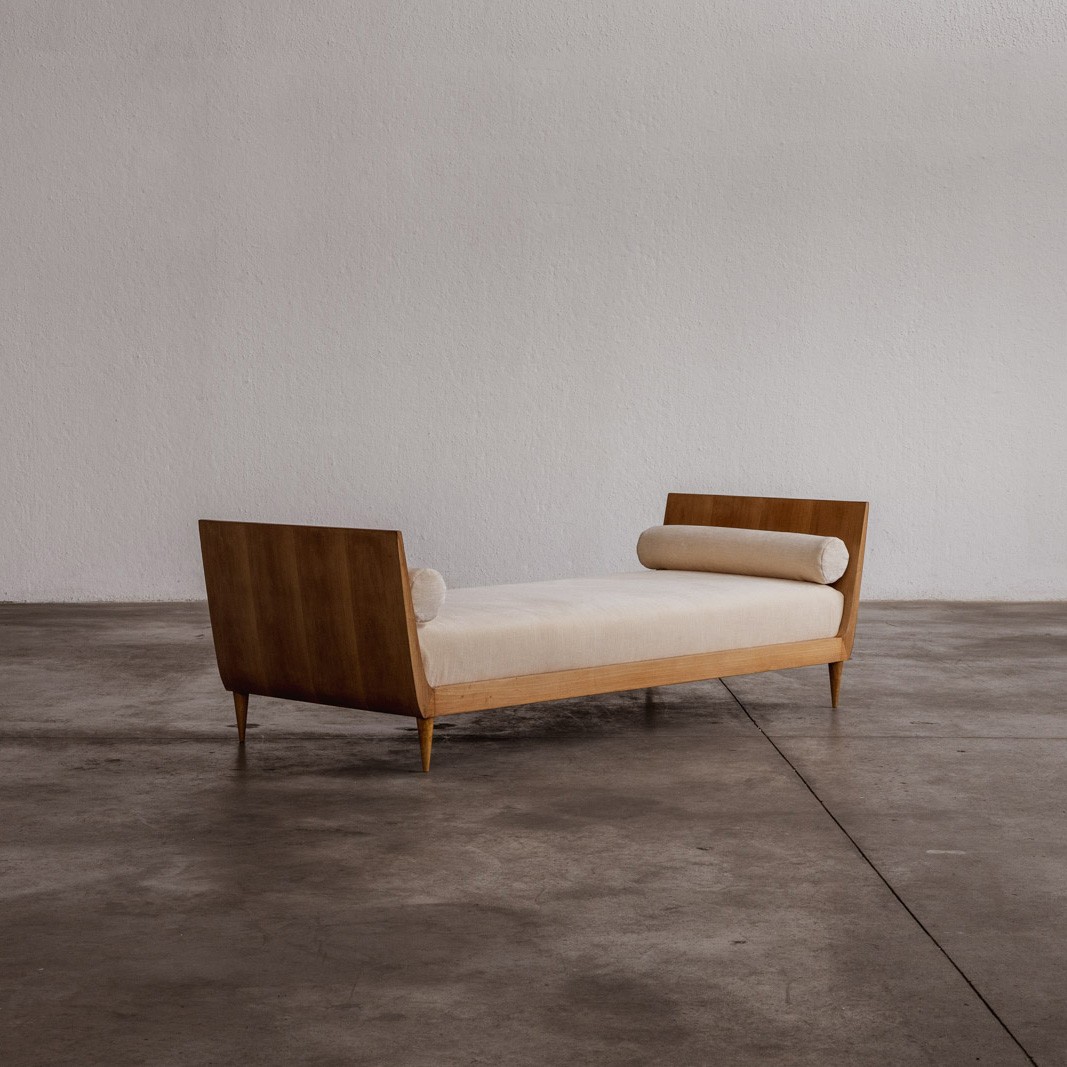 Italian Rationalist Daybeds in the Style of Paolo Buffa, 1940s, Set of 2, 1952
