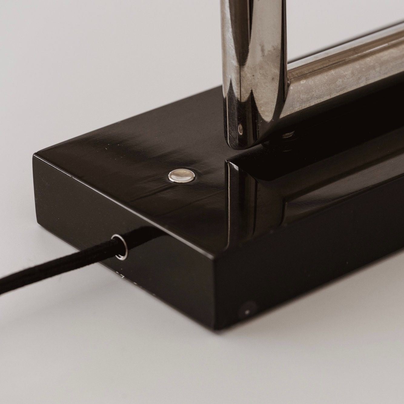 Jacques Adnet “Quadro” Table Lamp for Lumen Center Italia, 1929, 1929