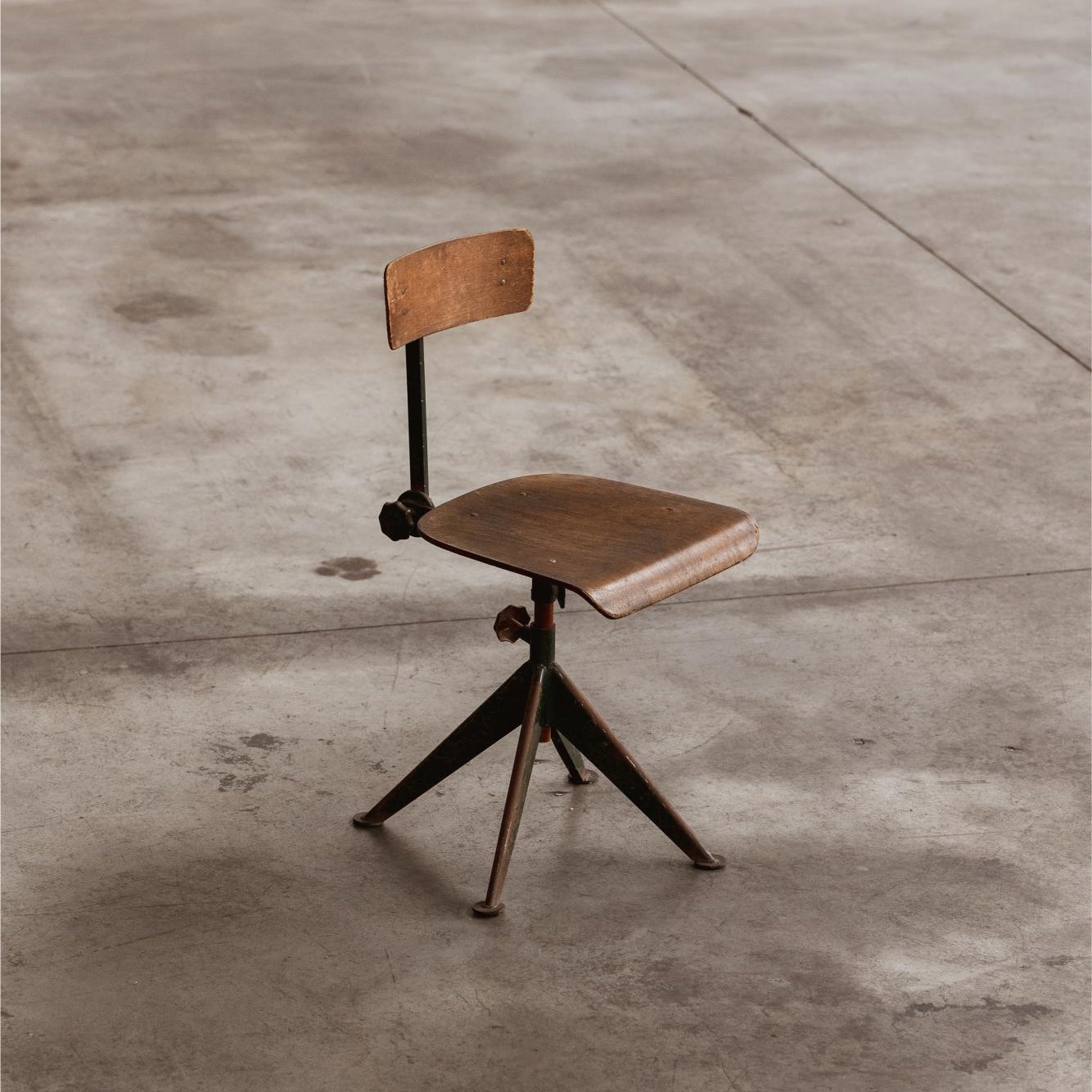 Jean Prouvé Swivel Office Chair, 1928, 1928