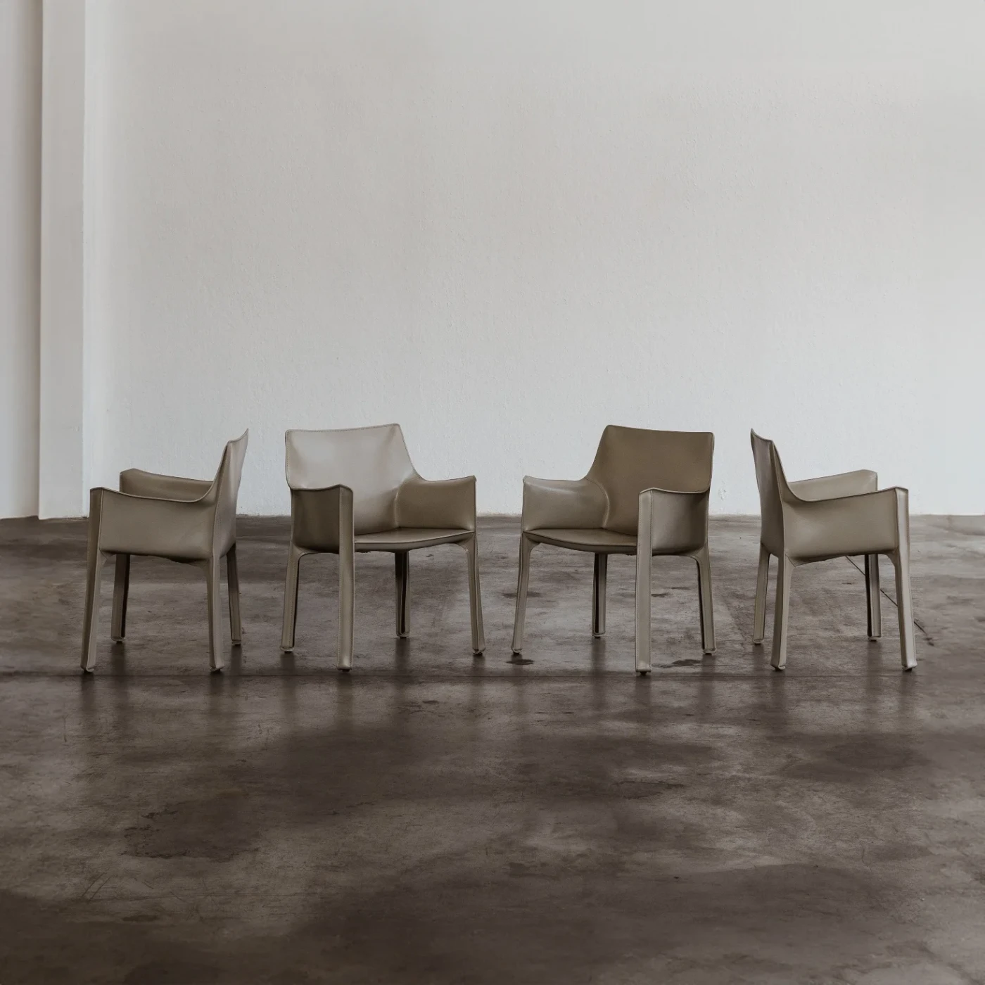 Mario Bellini “CAB 413” Chairs for Cassina, Ivory Leather, 1977, Set of 4, 1977