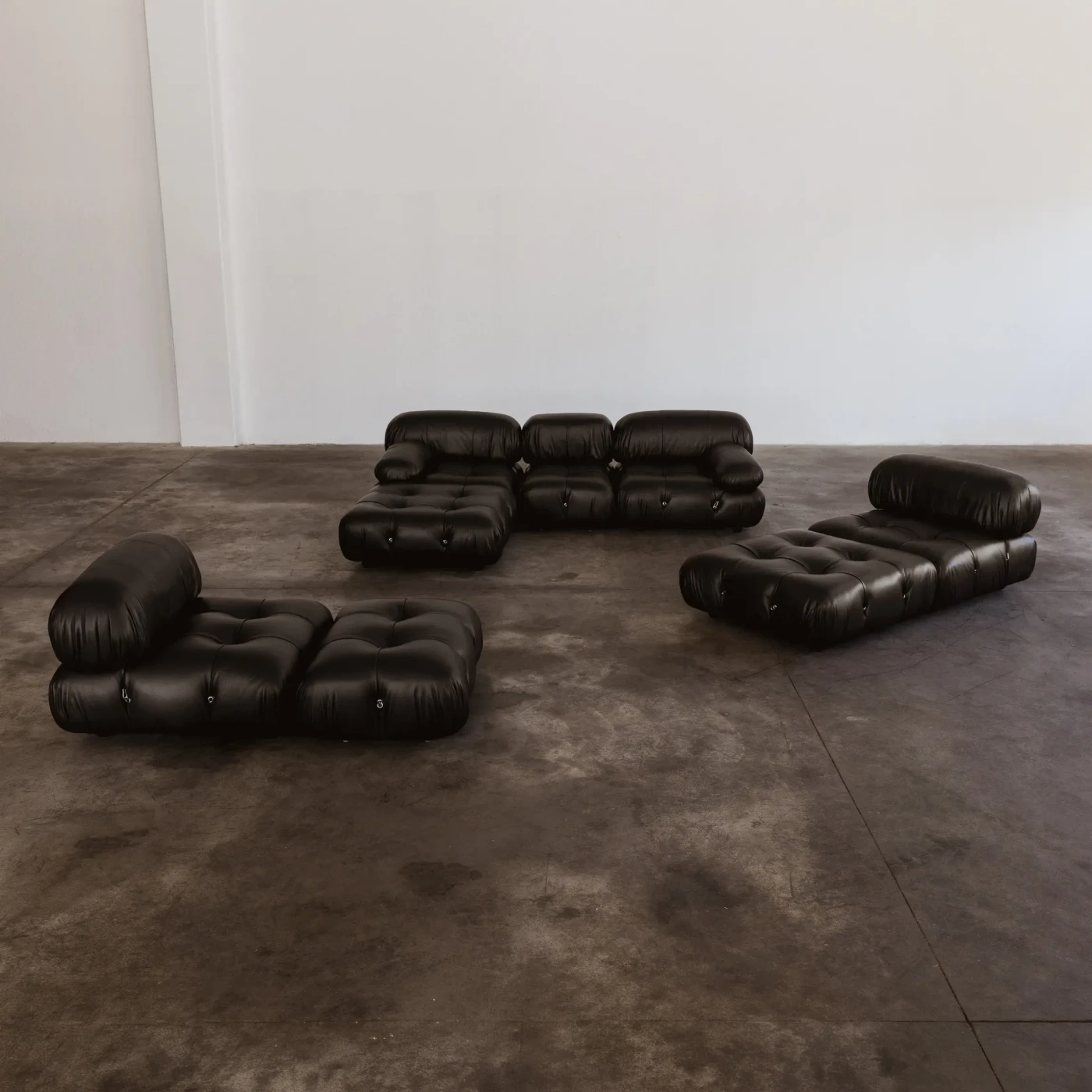 Mario Bellini "Camaleonda" Modular Sofa for B&B Italia, Black Leather, 1970, Set of 8, 1970